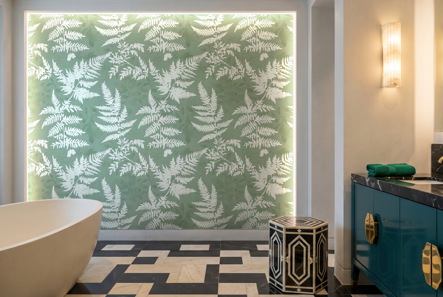 Fern Motif green wallpaper